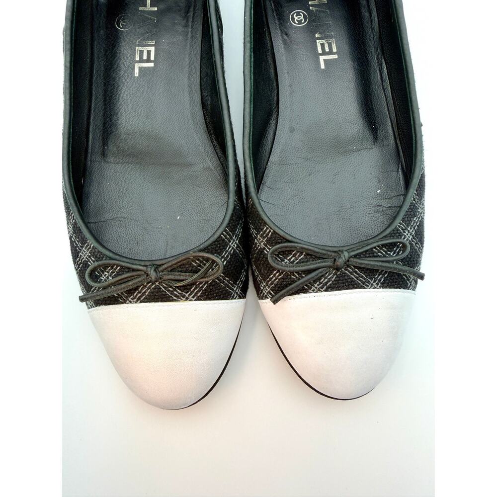 Chanel Interlocking CC Ballet Flats Black White Cap Toe Size 38.5 / 8.5 Bow - Picture 8 of 16